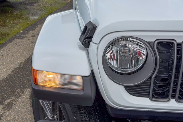 new 2026 Jeep Gladiator car, priced at $37,335