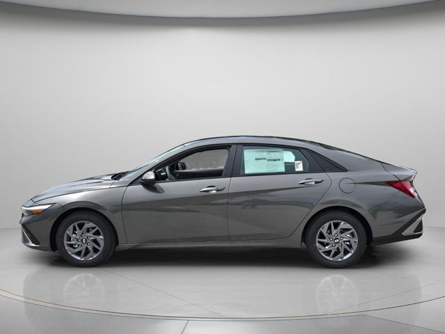 2026 Hyundai Elantra - $21,405