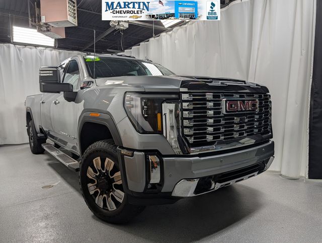 2025 GMC Sierra 2500HD Denali Crew Cab 4WD