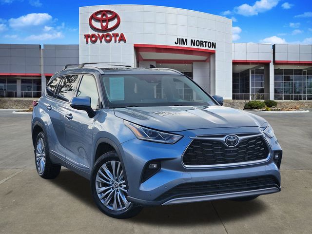 2023 Toyota Highlander Platinum's photo