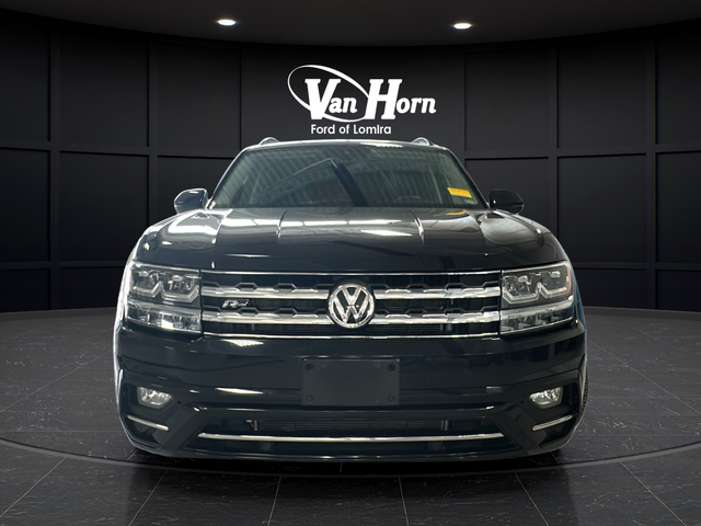 Used 2020 Deep Black Volkswagen 3.6L V6 SE image 2