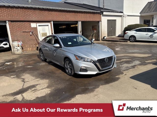 Brilliant Silver Metallic 2021 Nissan Altima 2.5 S FWD Sedan Front-Wheel Drive Continuously Variable Transmission