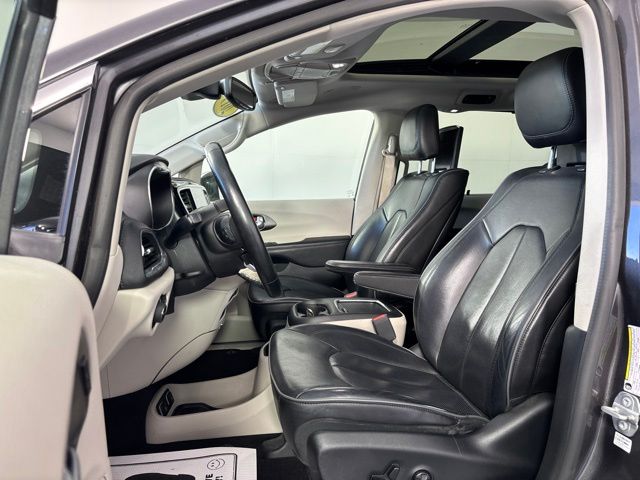 Used 2019 Chrysler Pacifica Van