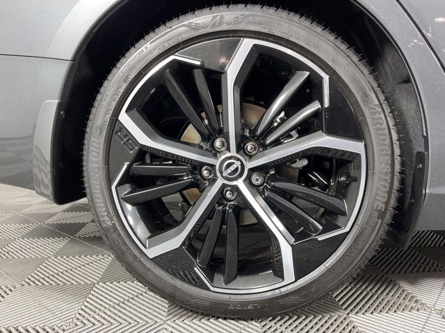 2025 Gun Metallic Nissan Altima 2.5 SR FWD Sedan