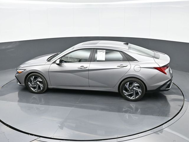 2025 Hyundai Elantra SEL 25