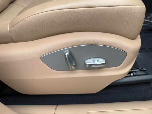 2021 Porsche Macan Base - Photo 24