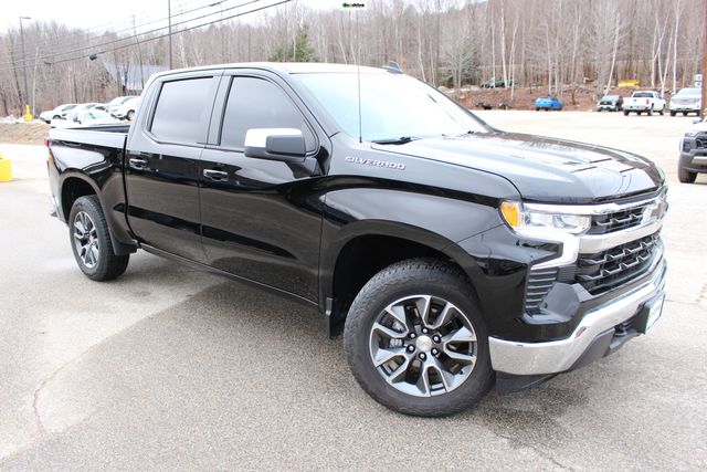 Black 2024 Chevrolet Silverado 1500 LT Crew Cab 4WD Pickup Truck Four-Wheel Drive 8-Speed Automatic