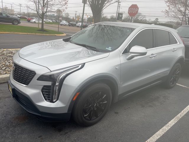 Radiant Silver Metallic 2019 Cadillac XT4 Luxury FWD SUV / Crossover Front-Wheel Drive 9-Speed Automatic