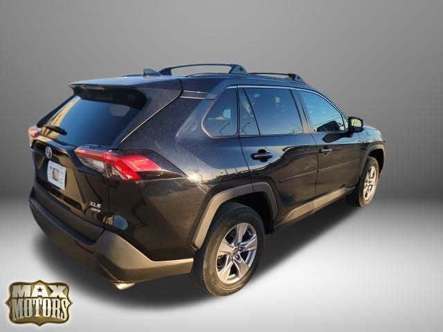 2022 Toyota RAV4 XLE 13