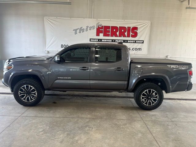2020 Toyota Tacoma TRD Sport photo