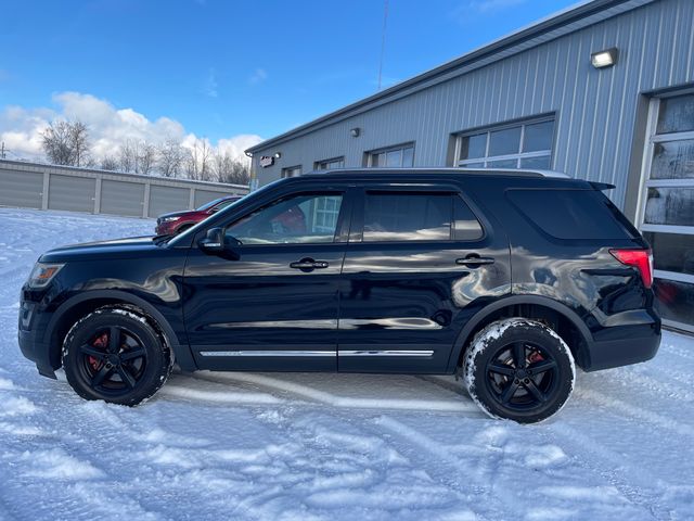 2016 Ford Explorer XLT - Shadow Black exterior view 4
