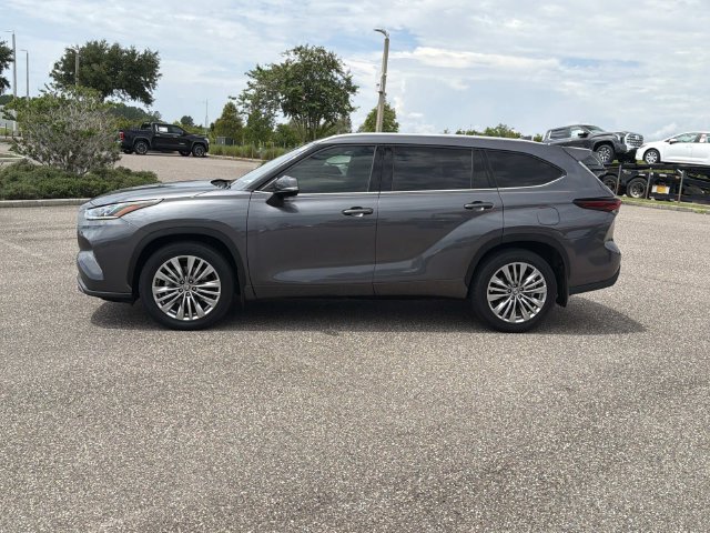 Used 2024 Toyota Highlander SUV