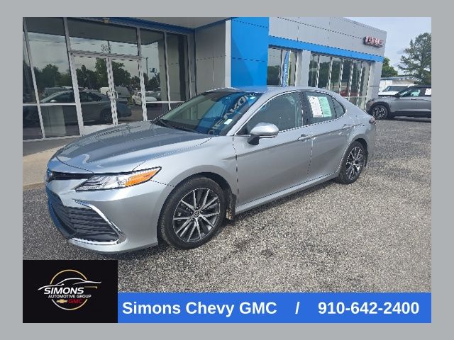 Celestial Silver Metallic 2022 Toyota Camry Hybrid Sedan Front-Wheel Drive Continuously Variable Transmission