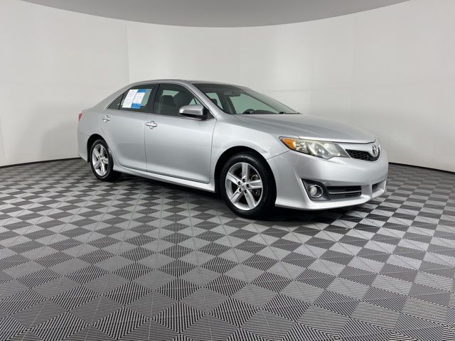 2012 Toyota Camry SE 2