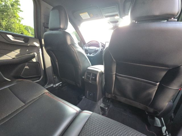 2023 Ford Escape ST-Line:L166580A