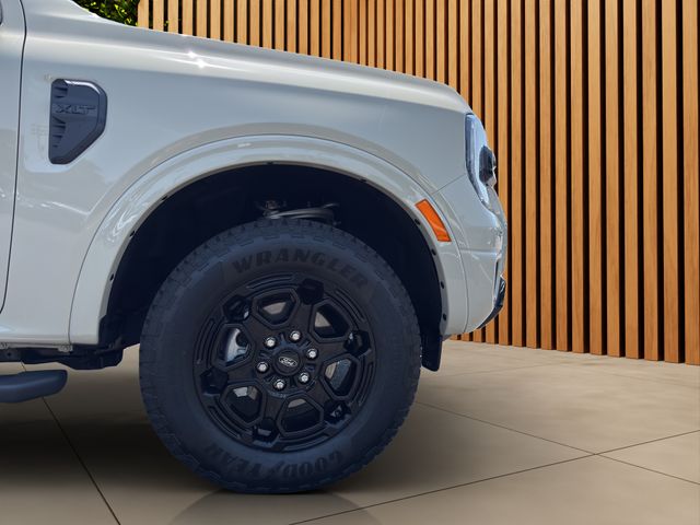 2025 FORD RANGER XLT • FX4 • 4X4 • 2.3L ECOBOOST CLEAN CARFAX • 1 OWNER XLT TECHNOLOGY PACKAGE • 360° CAMERA • ADAPTIVE CRUISE • BLACK APPEARANCE PACKAGE Thumbnail