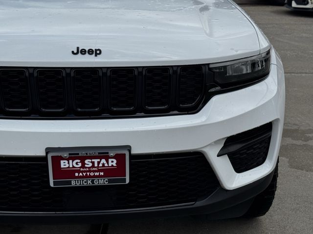2023 Jeep Grand Cherokee Altitude X White at River Oaks CDJR
