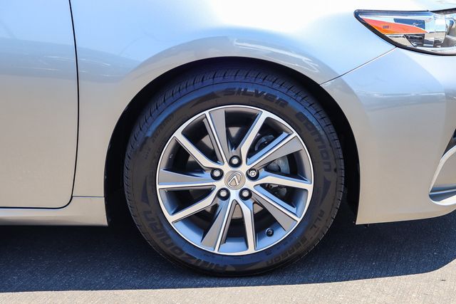 Used 2018 Silver Lexus 300h image 10