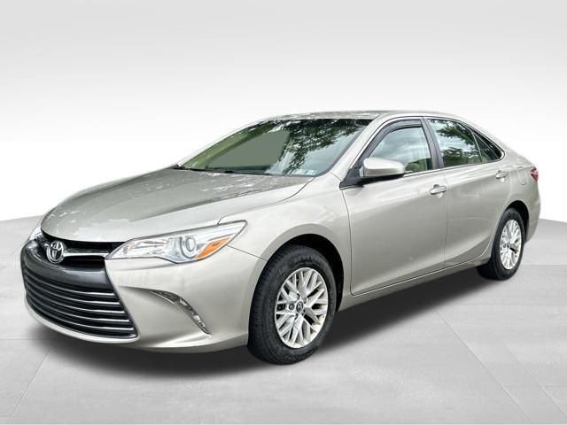 Creme Brulee 2017 Toyota Camry Sedan Front-Wheel Drive 6-Speed Automatic