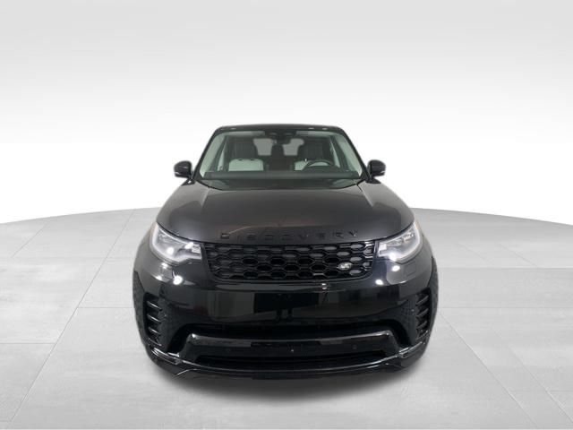 2025 Land Rover Discovery Dynamic SE 9