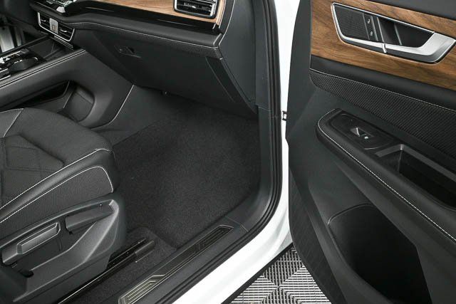 new 2025 Volkswagen Atlas car, priced at $44,852