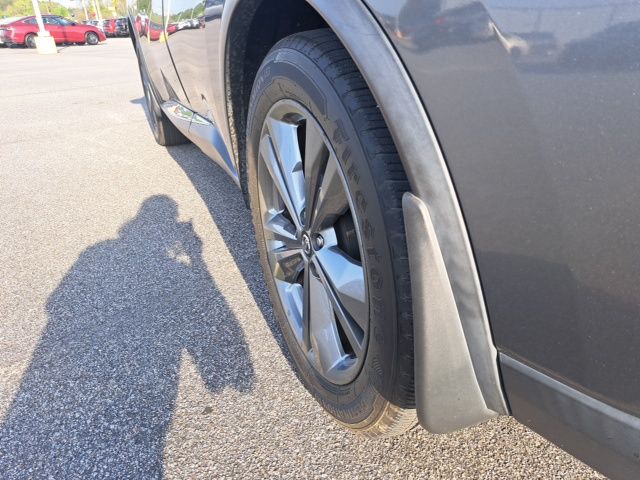 Used 2019 Gray Nissan Platinum image 13