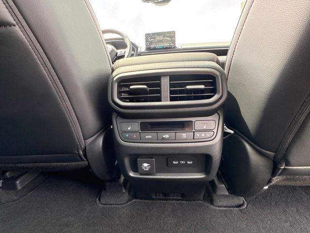 Used 2025 Honda Pilot SUV