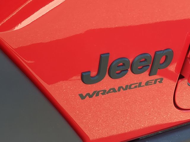 Used 2022 Red Jeep Sport S image 35