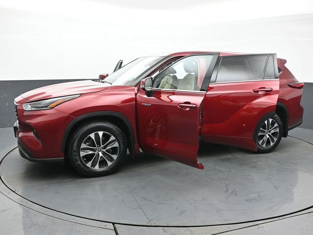 2021 Toyota Highlander Hybrid XLE 39