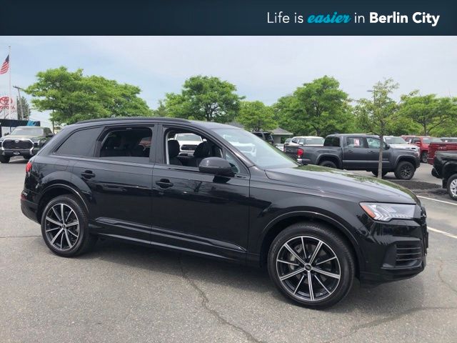 Mythos Black Metallic 2024 Audi Q7 quattro Premium Plus 55 TFSI SUV / Crossover All-Wheel Drive 8-Speed Automatic