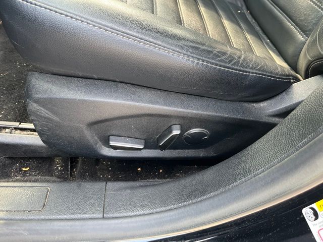 Used 2018 Shadow Black Ford SE image 6