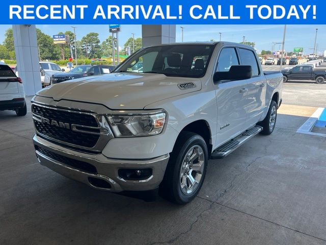 Bright White Clearcoat 2022 RAM 1500 Pickup Truck Four-Wheel Drive 8-Speed Automatic