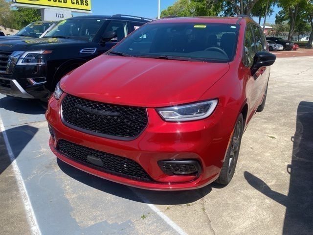 2025 Chrysler Pacifica Limited FWD