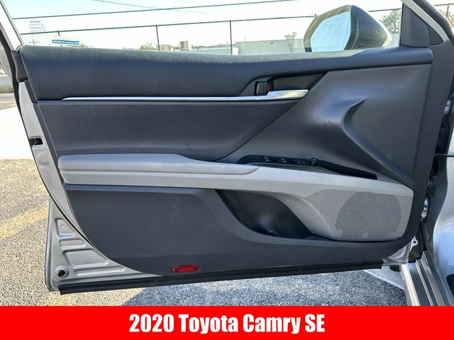 2020 Toyota Camry SE 4