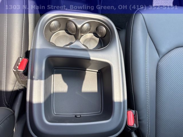 New 2025 Chrysler Pacifica Select 4D Passenger Van