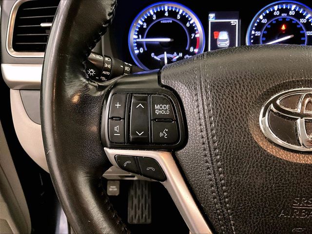 2018 Toyota Highlander XLE Blue at Subaru and VW of Moon Township