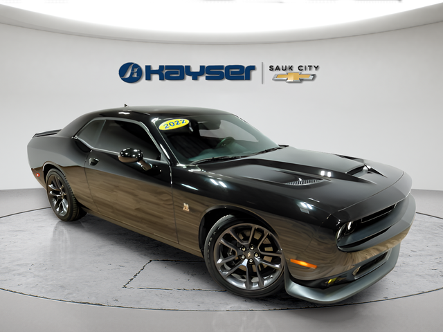 Pitch Black Clearcoat 2022 Dodge Challenger Coupe Rear-Wheel Drive 8-Speed Automatic