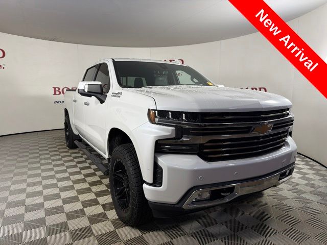White (Iridescent Pearl Tricoat) 2020 Chevrolet Silverado 1500 Pickup Truck Four-Wheel Drive Automatic