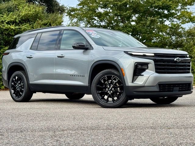 Used 2026 Chevrolet Traverse SUV