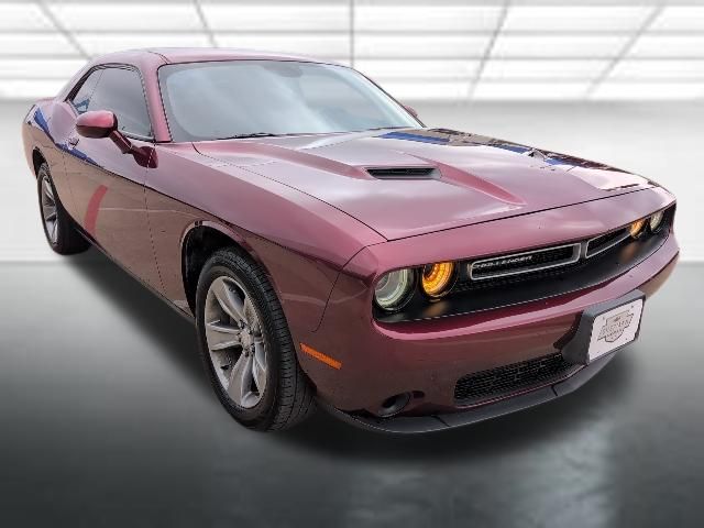Octane Red Pearlcoat 2019 Dodge Challenger SXT RWD Coupe Rear-Wheel Drive 8-Speed Automatic