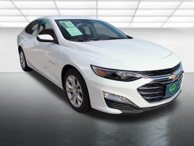 Summit White 2024 Chevrolet Malibu Sedan Front-Wheel Drive Continuously Variable Transmission