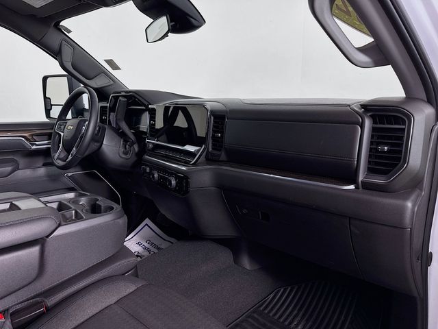 Used 2025 White Chevrolet LT image 29