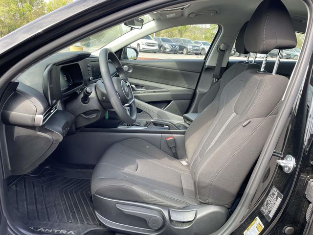 Used 2026 Black Hyundai SE image 13