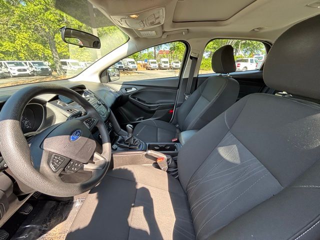 2015 Ford Focus SE photo