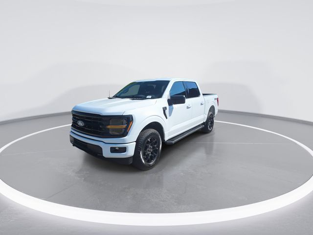 Used 2025 Oxford White Ford XLT image 4