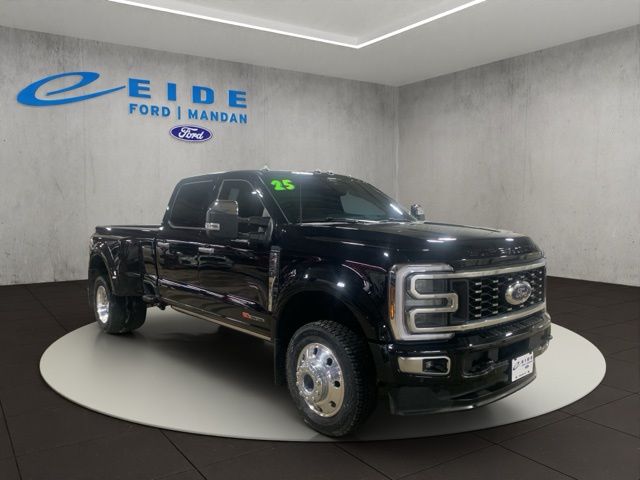 Agate Black Metallic 2025 Ford F-450 Super Duty Platinum Crew Cab LB DRW 4WD Pickup Truck Four-Wheel Drive Automatic