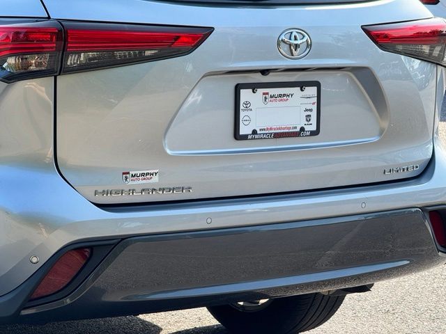 Used 2021 Toyota Highlander SUV