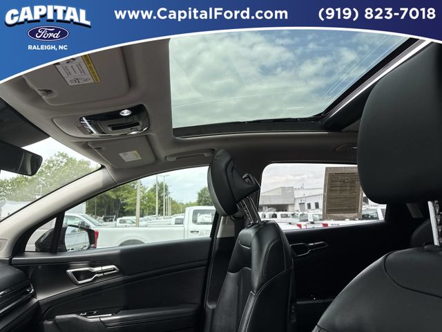 Used 2025 Black Kia EX image 22