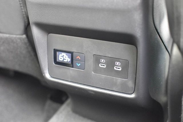 Used 2025 Nissan Rogue SL 4D Sport Utility