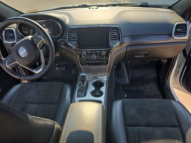 Used 2019 Bright White Clearcoat Jeep Laredo E image 10